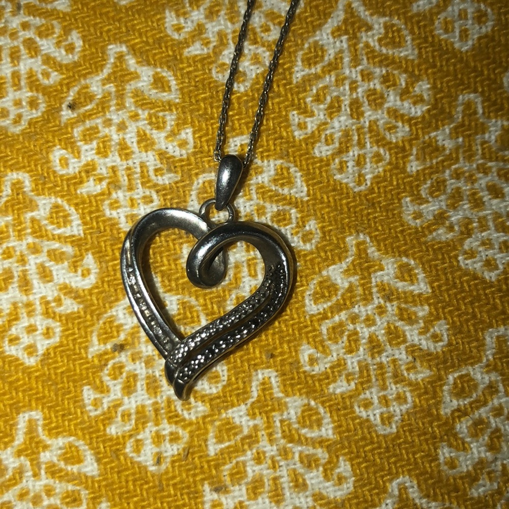 Beautiful Zales sterling silver necklace